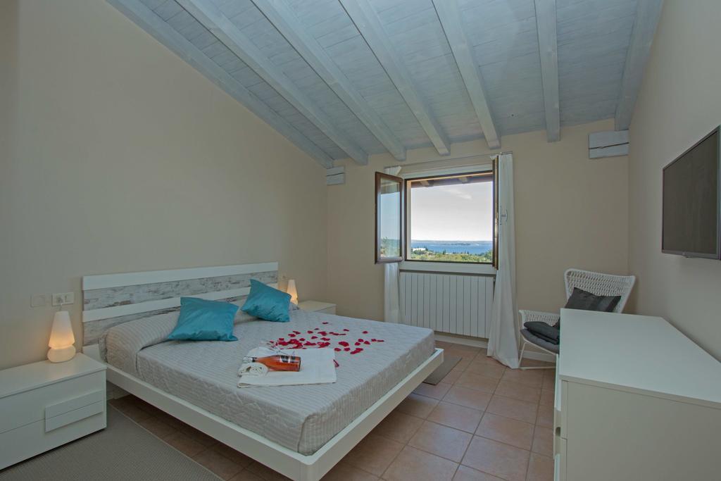 Borgo Stropea Villa Soiano Del Lago Room photo